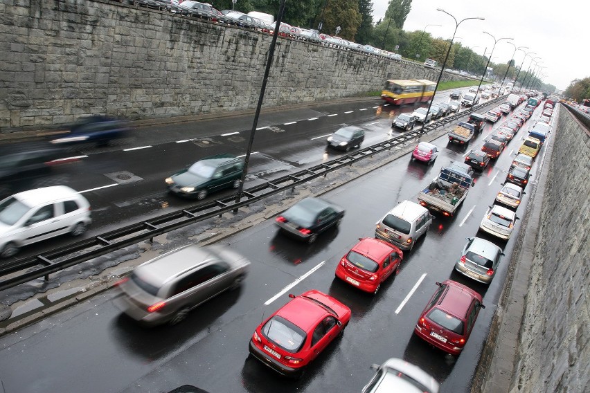 W Warszawie średnia prędkość pojazdów w godzinach szczytu...