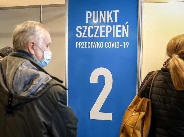 Koronawirus w Polsce. Ponad 2 mln wykonanych szczepień. Nowe dane resortu zdrowia