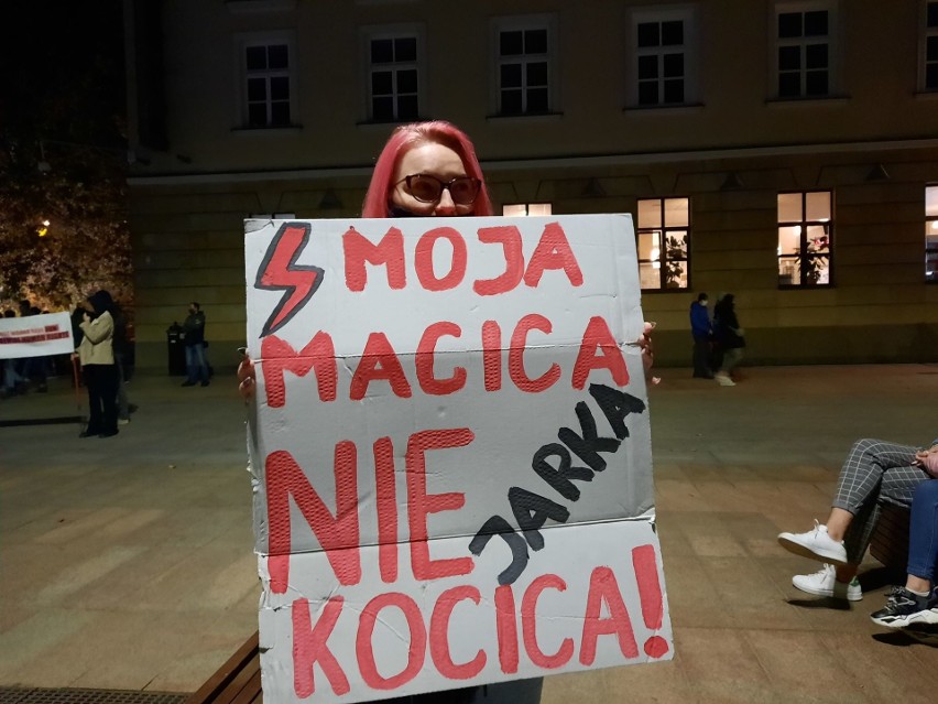 „Rewolucja pod gwiazdami”. Protest kobiet w regionie. Śledź relację na żywo