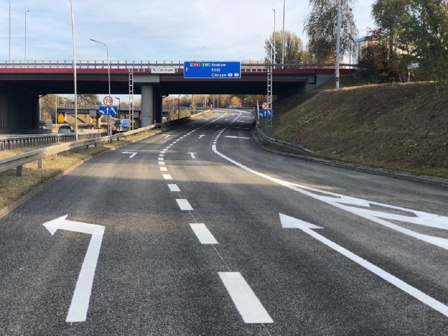 Dziś kierowcy jadą już po nowej nawierzchni na węźle Mikołowska autostrady A4 w KatowicachZobacz kolejne zdjęcia. Przesuwaj zdjęcia w prawo - naciśnij strzałkę lub przycisk NASTĘPNE