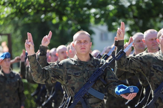Przysięga wojskowa na Bukówce w Kielcach w sobotę, 12 sierpnia. Zobacz więcej na kolejnych zdjęciach.