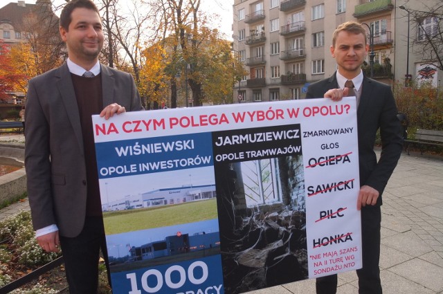 Poseł Patryk Jaki i Marcin Rol, kandydat na radnego KWW Arkadiusza Wiśniewskiego.