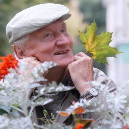 Jerzy Szewczyk znany jest Lubuszanom ze swojej podróżniczej pasji. Jego fotografie z Chin i Indii (w przygotowaniu Nepal) wystawia w domach kultury i bibliotekach.