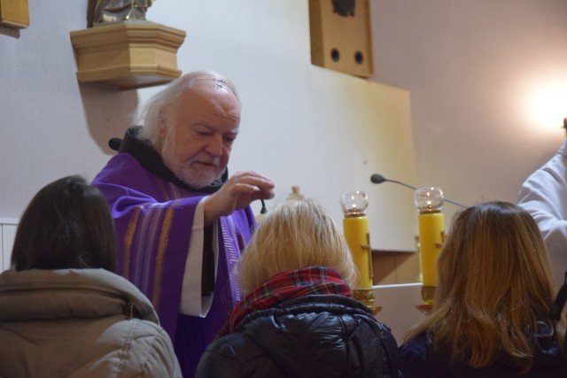 Popielec 2020 u franciszkanów w Tychach.Zobacz kolejne zdjęcia. Przesuwaj zdjęcia w prawo - naciśnij strzałkę lub przycisk NASTĘPNE