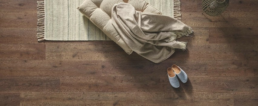 Wodoszczelne panele podłogowe – sprawdź, dlaczego warto mieć je w swoim domu  