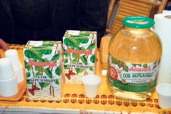 Naturalny sok z brzozy przyjechał do Łodzi aż z Białorusi.