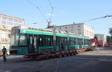 Tramwaje z Helsinek dotarły do Łodzi 7 lipca o godz. 5 rano. Zobacz zdjęcia z transportu tramwajów