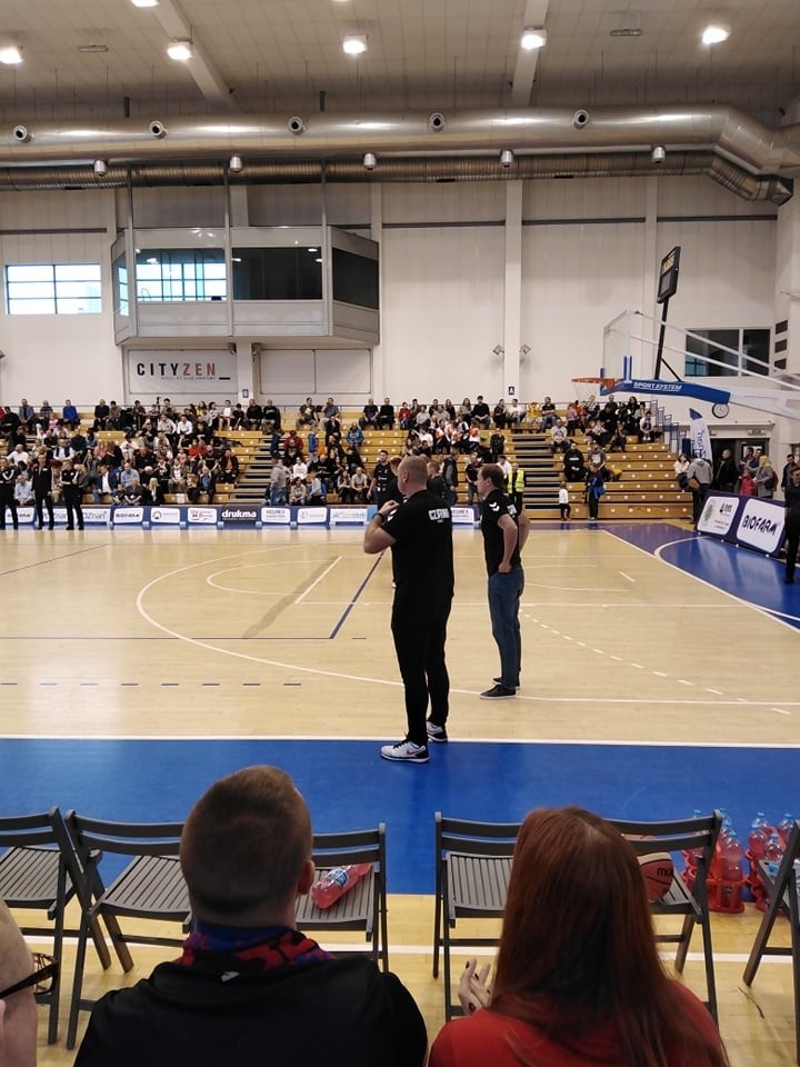 STK Czarni Słupsk pokonują Biofarm Basket Poznań 90-91