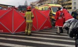 Gdynia: Wypadek na przejeździe motomikołajów. Motocykl wjechał w grupę widzów. Poszkodowana kobieta [WIDEO!]