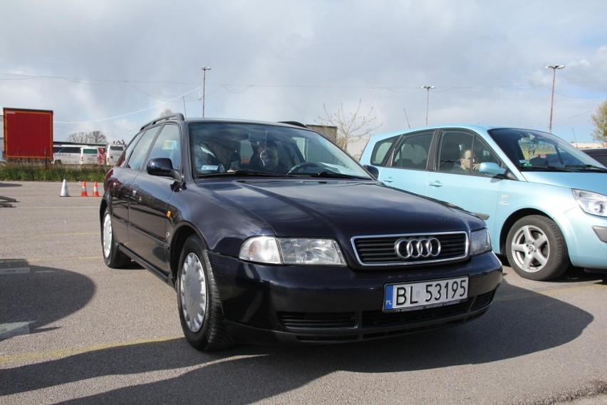 Audi A4, 1996 r., 1,9 TDI, 4 tys. 700 zł;