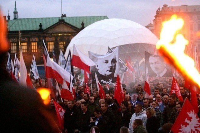 Kibice szli w Marszu Zwycięstwa w Poznaniu