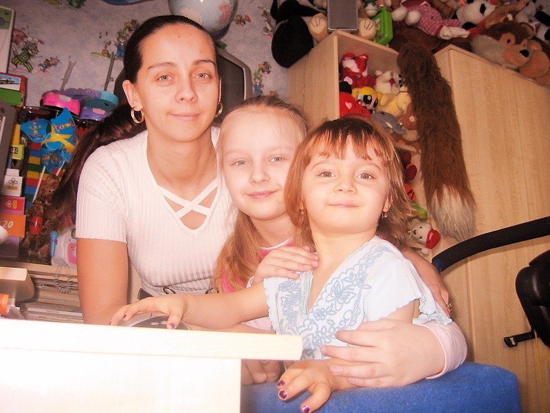 Martynka z mamą i siostrą. Trzy lata temu - wówczas dała się...