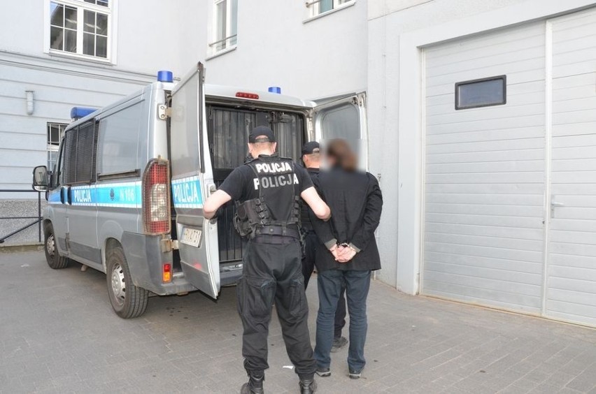 Mężczyzna umówił się z dwiema 13-latkami na Suchaninie w Gdańsku. Grozi mu więzienie za kontakt z dziećmi w „celach pedofilskich”