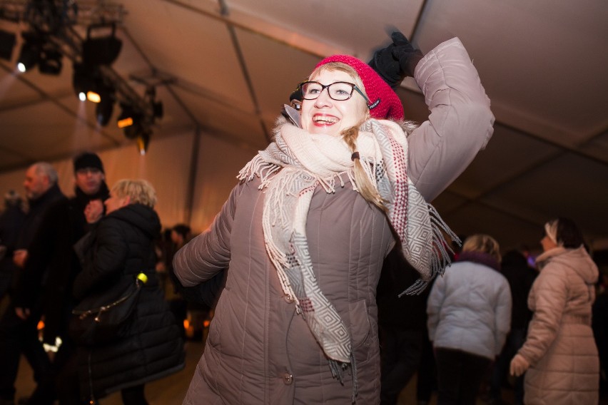 Sylwester w Krakowie 2016. Rynek Podgórski [ZDJĘCIA, WIDEO]