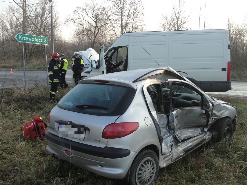 Poranny wypadek na skrzyżowaniu w Grzybowie