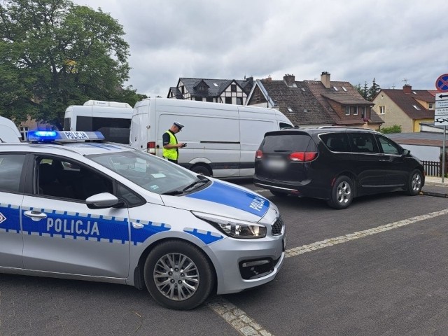 Blokowali miejsca dla autokarów. Bytowska drogówka prowadziła działania „Parking”.