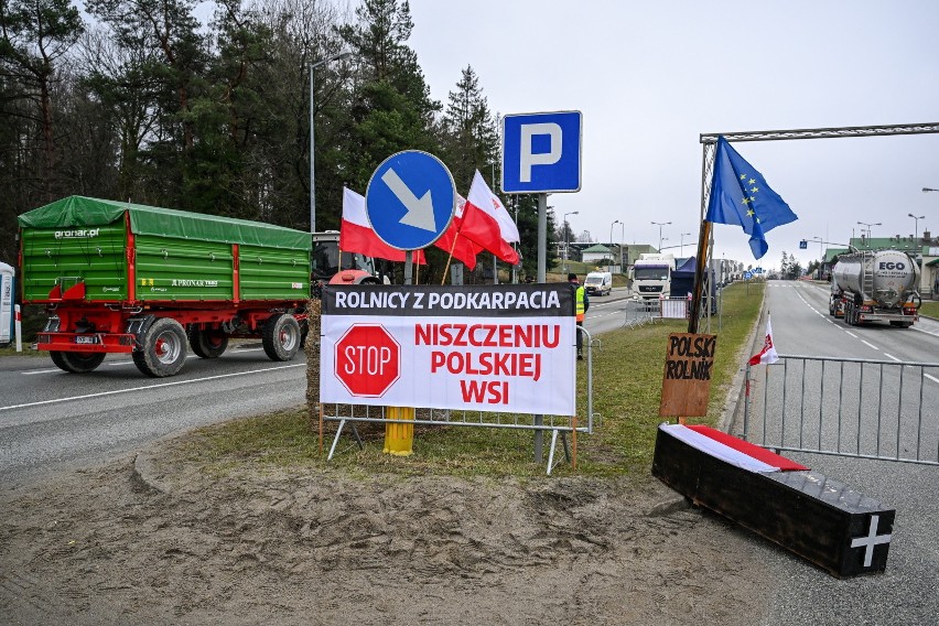 Blokada rolników przed dawnym polsko-słowackim przejściem...