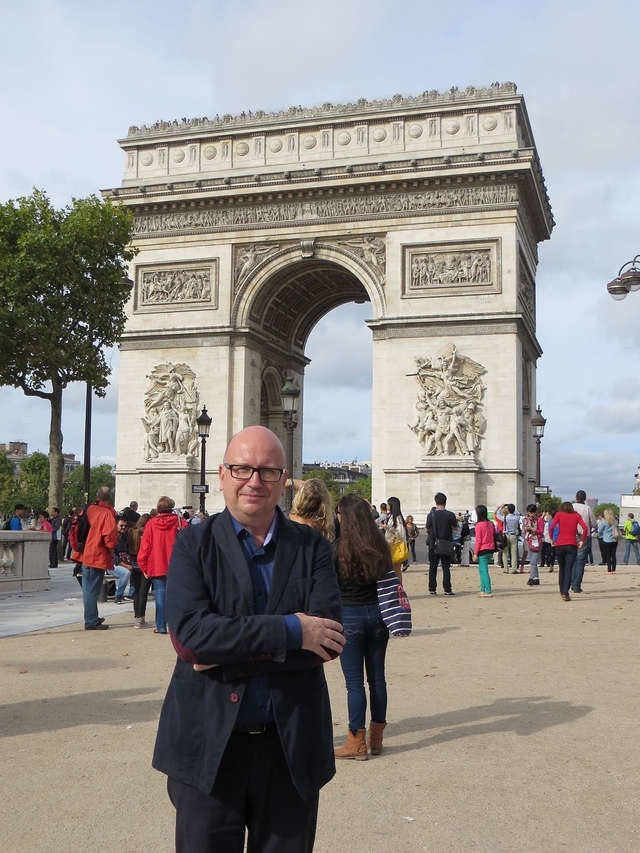 Dariusz Delik podczas zwiedzania Paryża