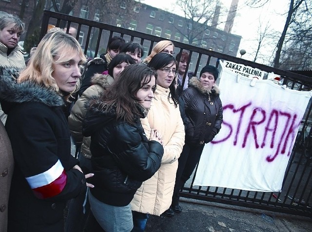 Pracownicy Esser Polska zamierzają strajkować tak długo, dopóki spełnione zostaną ich wszystkie postulaty (fot. Filip Pobihuszka)