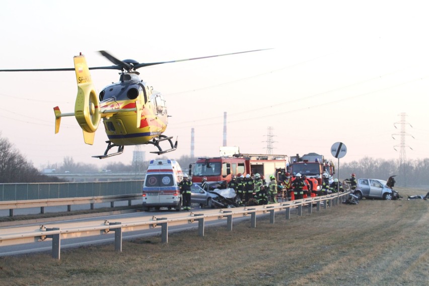 Poważny wypadek na Wschodniej Obwodnicy Wrocławia. Lądował...