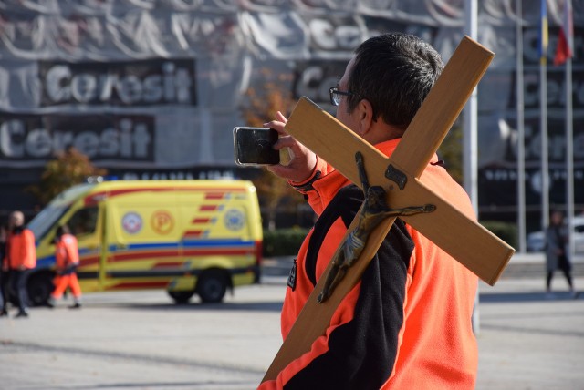 W czwartek 20 października na Jasną Górę dotarła II ogólnopolska pielgrzymka ratowników medycznych. Zobacz kolejne zdjęcia. Przesuwaj zdjęcia w prawo - naciśnij strzałkę lub przycisk NASTĘPNE