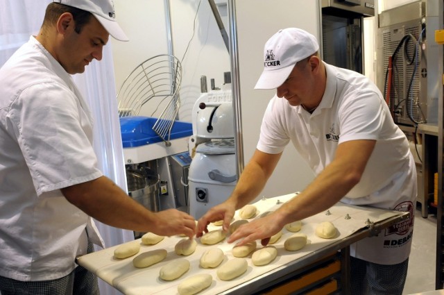 Trwają Targi Przemysłu Piekarskiego i Cukierniczego BAKEPOL 2013