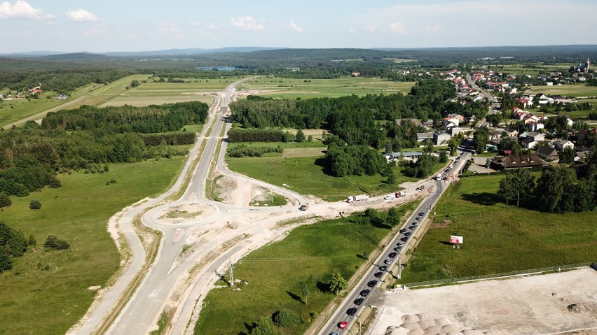 Opóźni się budowa obwodnicy Daleszyc i Sukowa. Przyczyną majowe, ulewne deszcze (WIDEO)