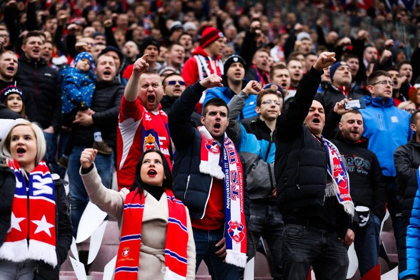 Kiedy będą otwarte stadiony sportowe? Kibice na trybunach -...