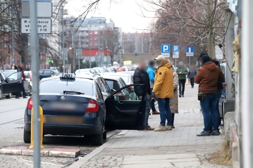 Pościg i strzały w centrum Wrocławia. Zatrzymany taksówkarz.