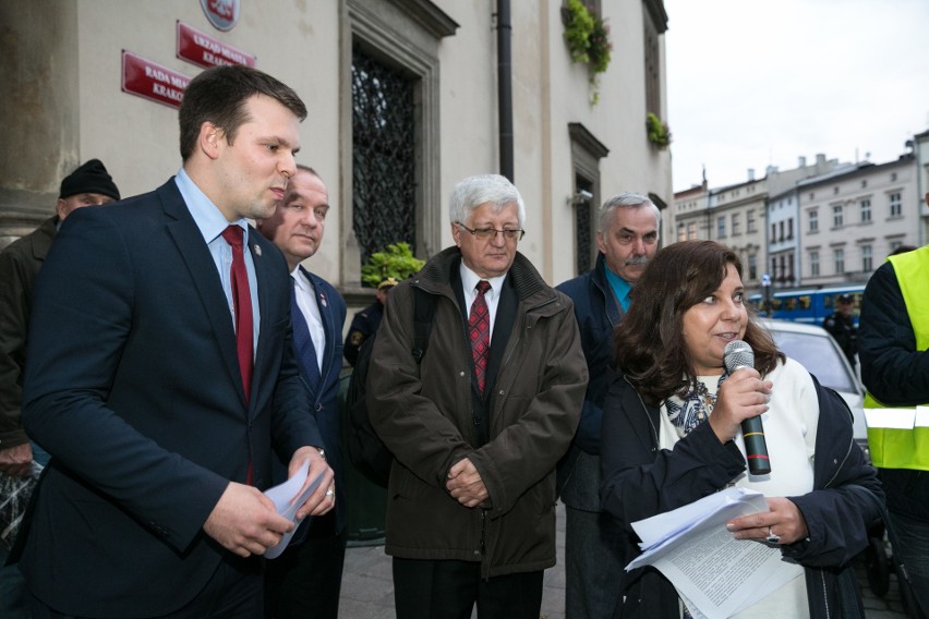 Protest na Placu Wszystkich Świętych