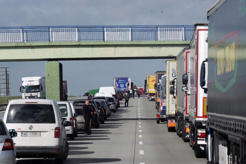 Dramatyczne chwile na autostradzie A4 pod Wrocławiem. U...