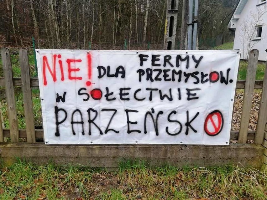 Po kilku latach spokoju mieszkańcy znów podejmują walkę o spokój. Mieszkańcy walczą o powstrzymanie rozbudowy fermy norek