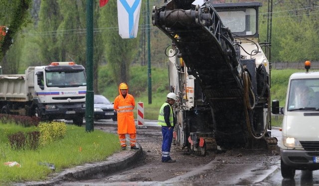 Remont ul. 3 Maja w Sosnowcu trwa. Objazdy zmieniają się każdego dnia