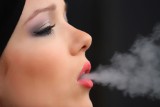 Koronawirus a papierosy: Francuzi zaczęli palić na potęgę, bo uwierzyli, że nikotyna chroni przed zakażeniem. Rząd wprowadza ograniczenia