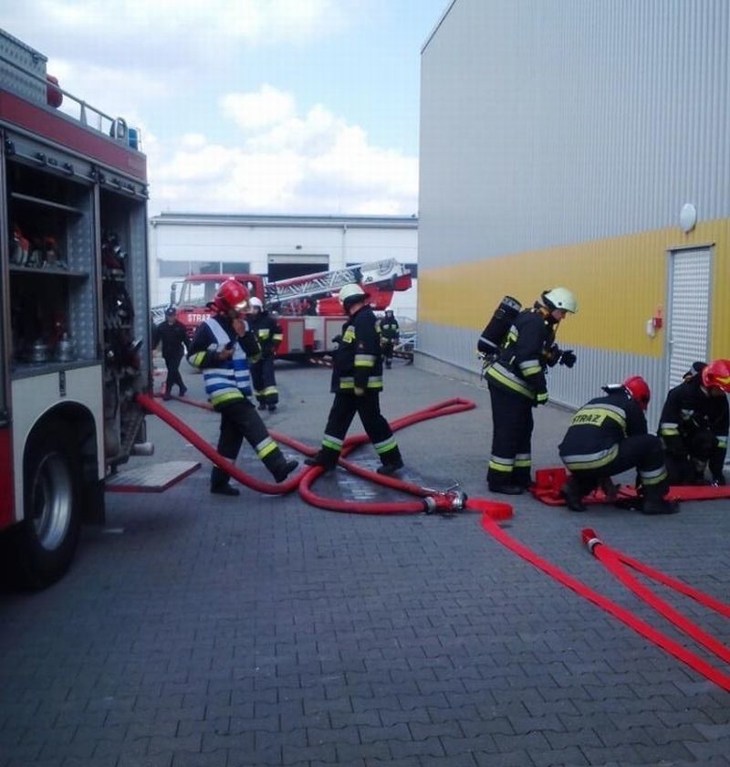 W ćwiczeniach brało udział pięć zastępów strażaków: dwa z...