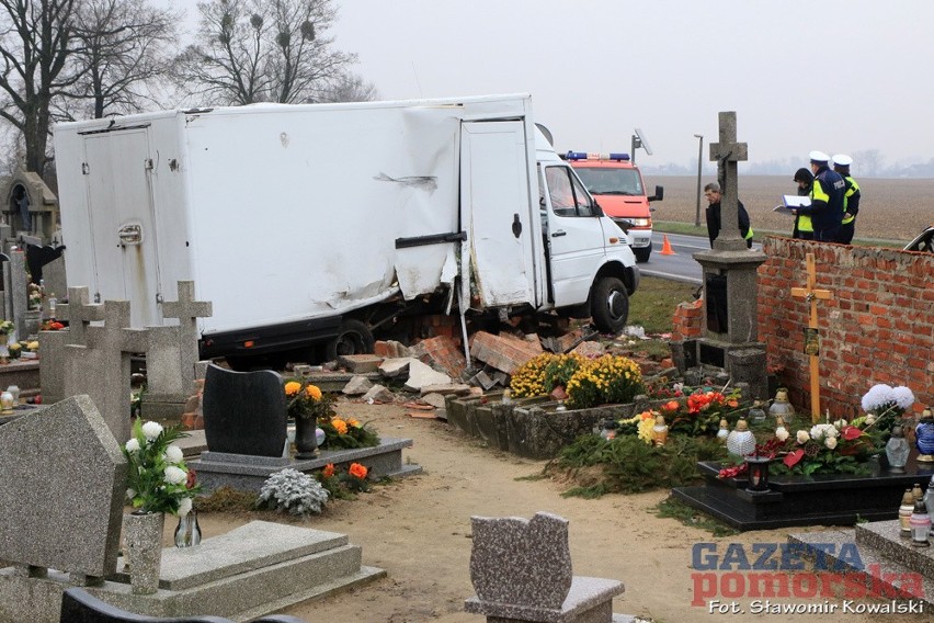 W Wielkiej Łące na krajowej "piętnastce" zderzyły się trzy...