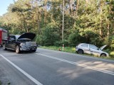 Groźny wypadek na DK 73 koło Szczucina. Po zderzeniu dwóch samochodów są duże utrudnienia w ruchu  