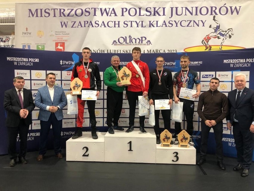 Dobry występ zapaśników Olimpijczyka Radom w mistrzostwach Polski juniorów. Zobacz zdjęcia 