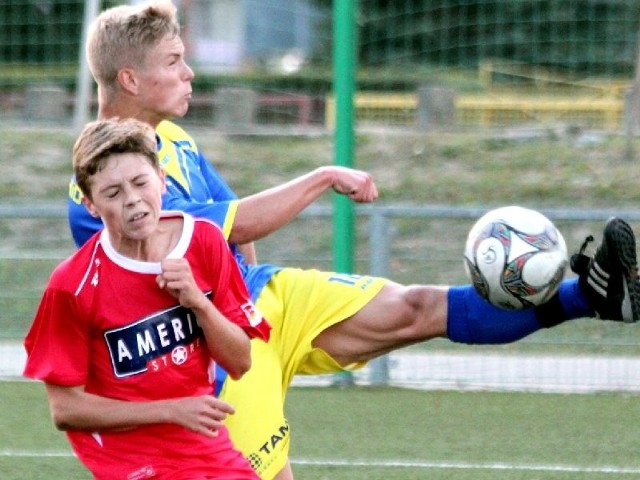 Piłkarze ostrołęckiej Korony HiD są najmłodszą drużyną w rozgrywkach.