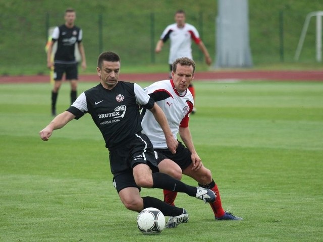 W Bytowie drugoligowy Drutem-Bytovia wygrał z trzecioligową Cartusią 2:1 (1:1).