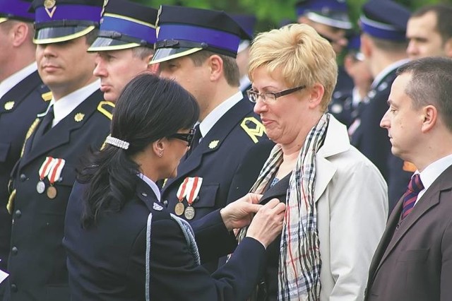 Srebrny medal za zasługi dla pożarnictwa otrzymała m.in. starosta nowosolski Małgorzata Lachowicz-Murawska