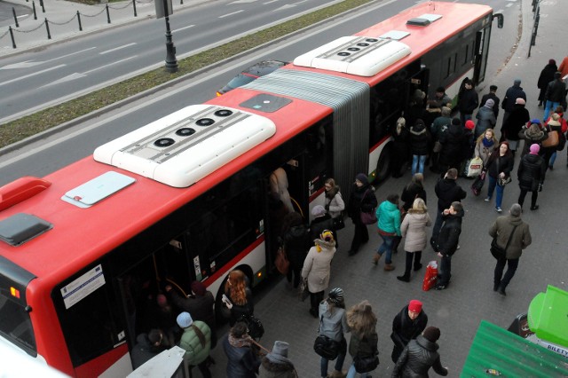 Wydatki na miejską komunikację w Lublinie w 2013 roku tylko w 64,5 procent zostały pokryte ze sprzedaży biletów.