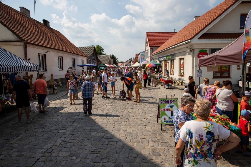 Tykocin. XX Biesiada Miodowa 2019. Mieszkańcy Podlasia tłumnie odwiedzili pierwszy dzień kiermaszu miodowego [ZDJĘCIA]