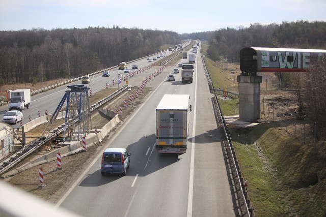 Rozbiórka taśmociągu nad A4 w Katowicach, 7-8 marca