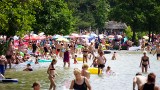 Jezioro Białe w Okunince najlepszą miejscówką województwa w gorące letnie dni. W weekend nad wodą bawiły się tłumy. Zdjęcia