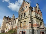 Ten dolnośląski pałac ma tragiczną historię. Romantyczna ruina tuż pod Wrocławiem nadal robi wrażenie!