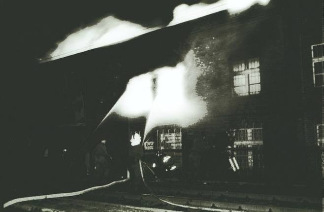 Pożar w hali Stoczni Gdańskiej: 19. rocznica tragedii z 24.11.1994 [ARCHIWALNE ZDJĘCIA, ARTYKUŁY]