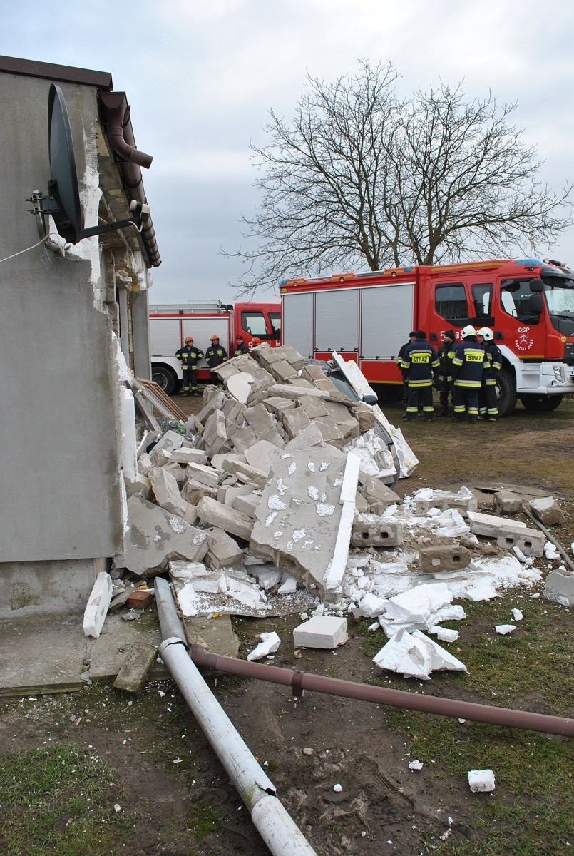 W eksplozji w Bydgoszczy poszkodowane zostały trzy osoby,...