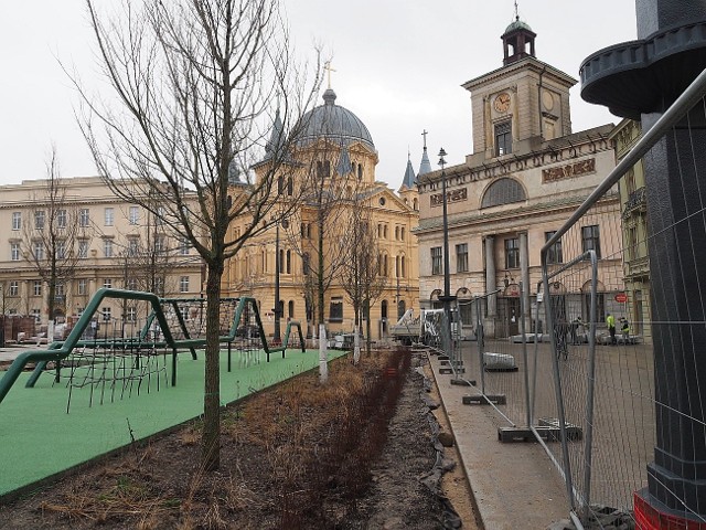 Plac Wolności w nowym anturażu