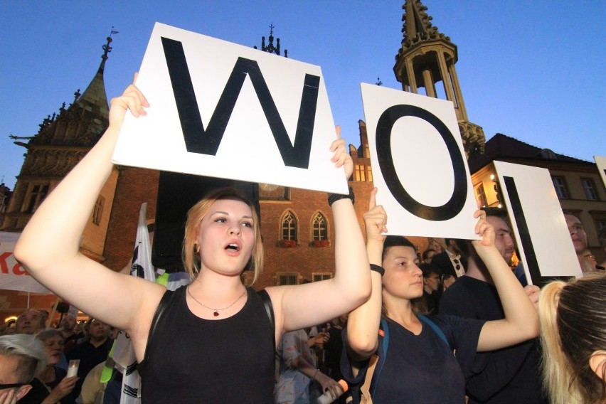 10 tysięcy osób protestowało we Wrocławiu w obronie sądów